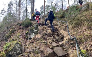 Daniella g�r vandringslederna till m�tesplatser 