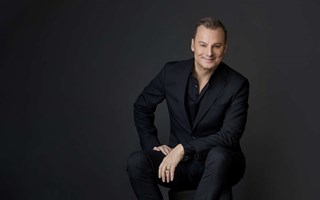 Magnus Carlsson ger sig ut p turn