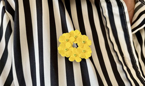 Fler �n n�gonsin vill s�lja majblommor