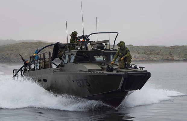 Stor marin militrvning sker utmed Vstkusten