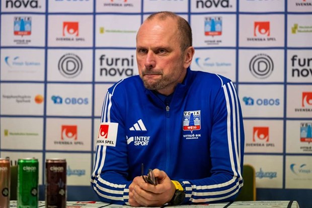 Jonas Axeldal ny tränare för IS Halmias damlag Jonas Axeldal ny tränare för IS Halmias damlag