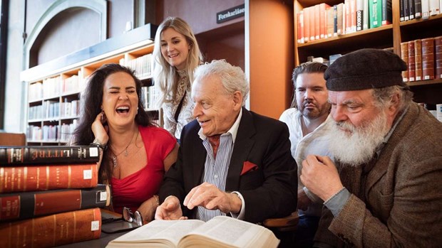 Herman Lindqvist gästar Halmstad med musikalshow