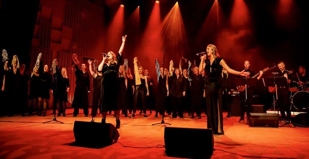 �Nu f�r allt blomma ut� � En musikalisk tidsresa n�r ny h�jd