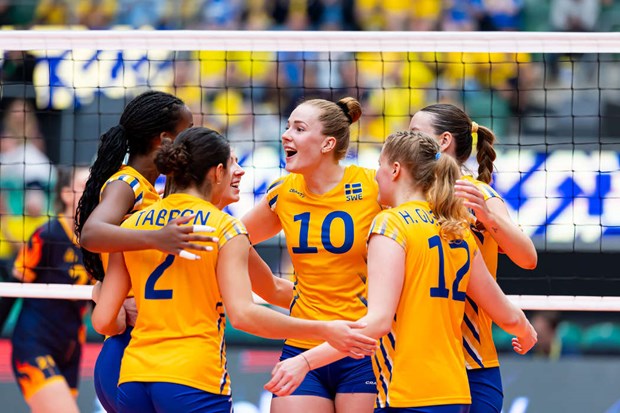 Ny bl�gul volleyfest i �ngelholm i sommar