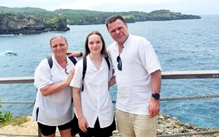 Laholmare fast på Bali – livsviktig medicin nära ta slut